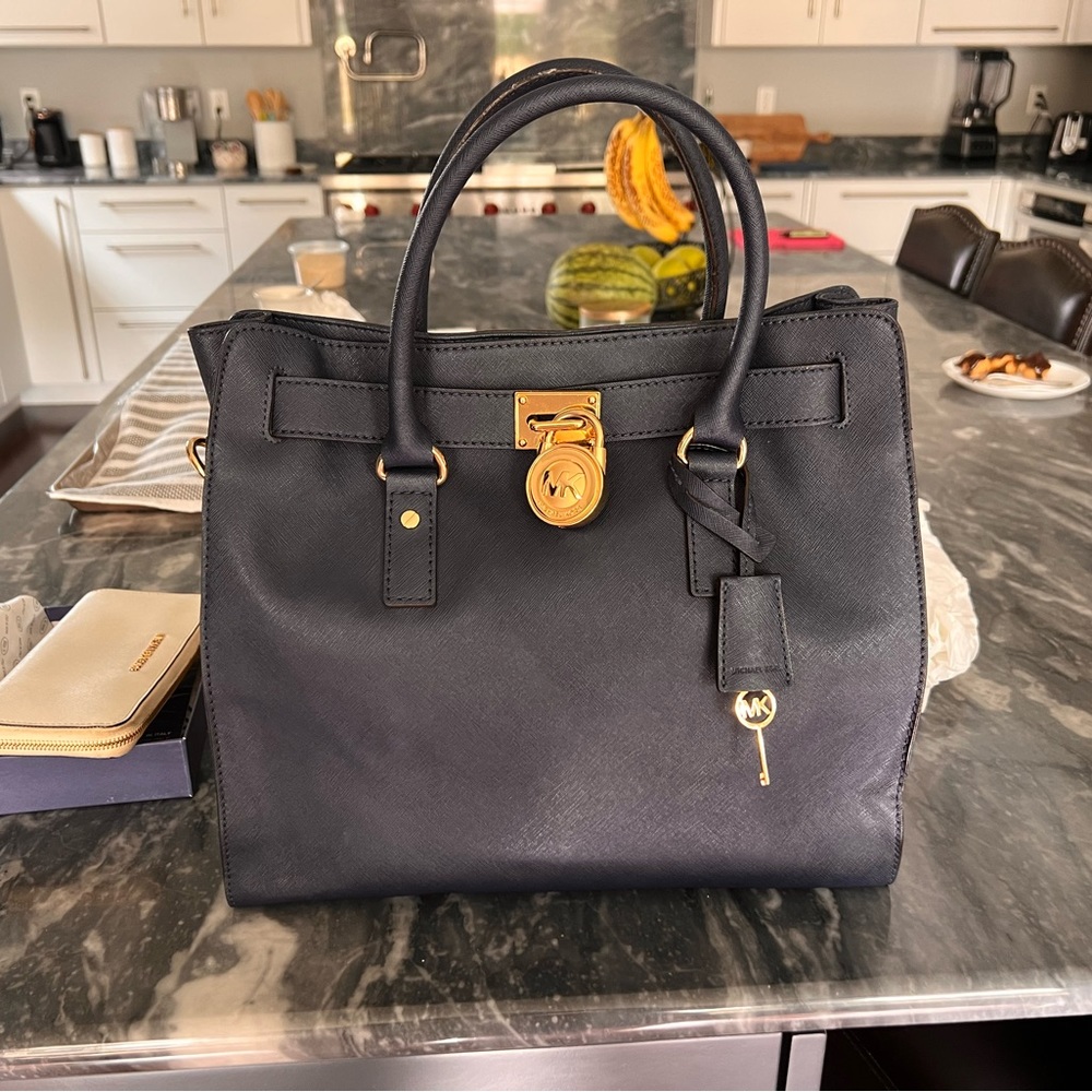 Navy blue Michael Kors Hamilton bag